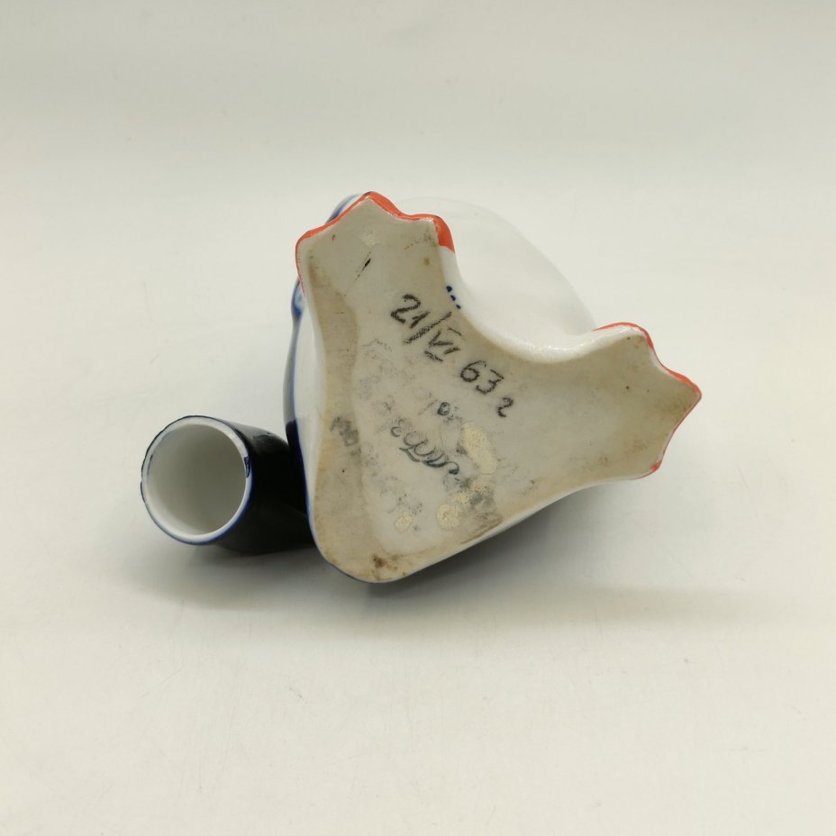 Штоф "Пингвин", скульптор Н.А. Кольцов, фарфор, кобальт, роспись, Ленинградский фарфоровый завод (ЛФЗ), СССР, 1963 г.