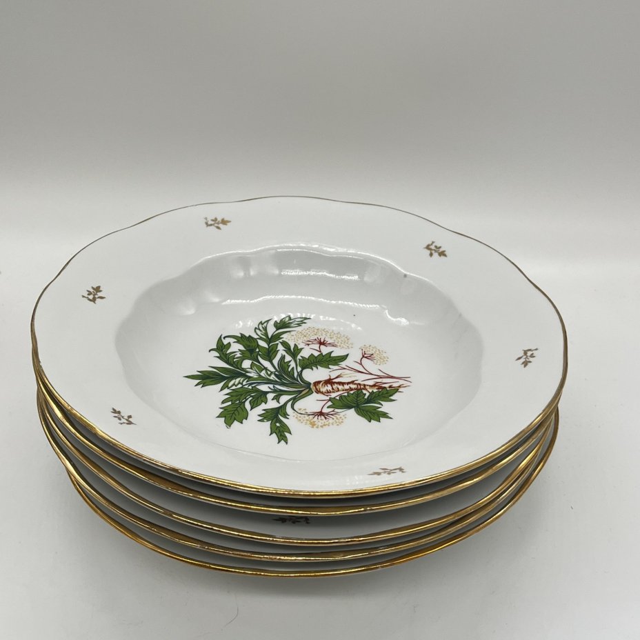 Набор из 5 обеденных тарелок с изображением овощей, фарфор, деколь, золочение, Рижский фарфорово-фаянсовый завод, СССР, 1970-1980 гг.