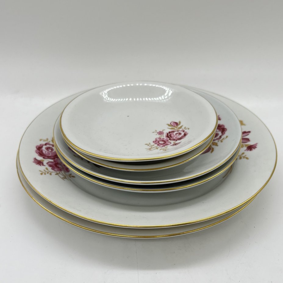 Набор десертный из 6 десертных тарелок с цветочным декором, фарфор, деколь, золочение, Freiberger Porzellan, ГДР, 1970-1995 гг.