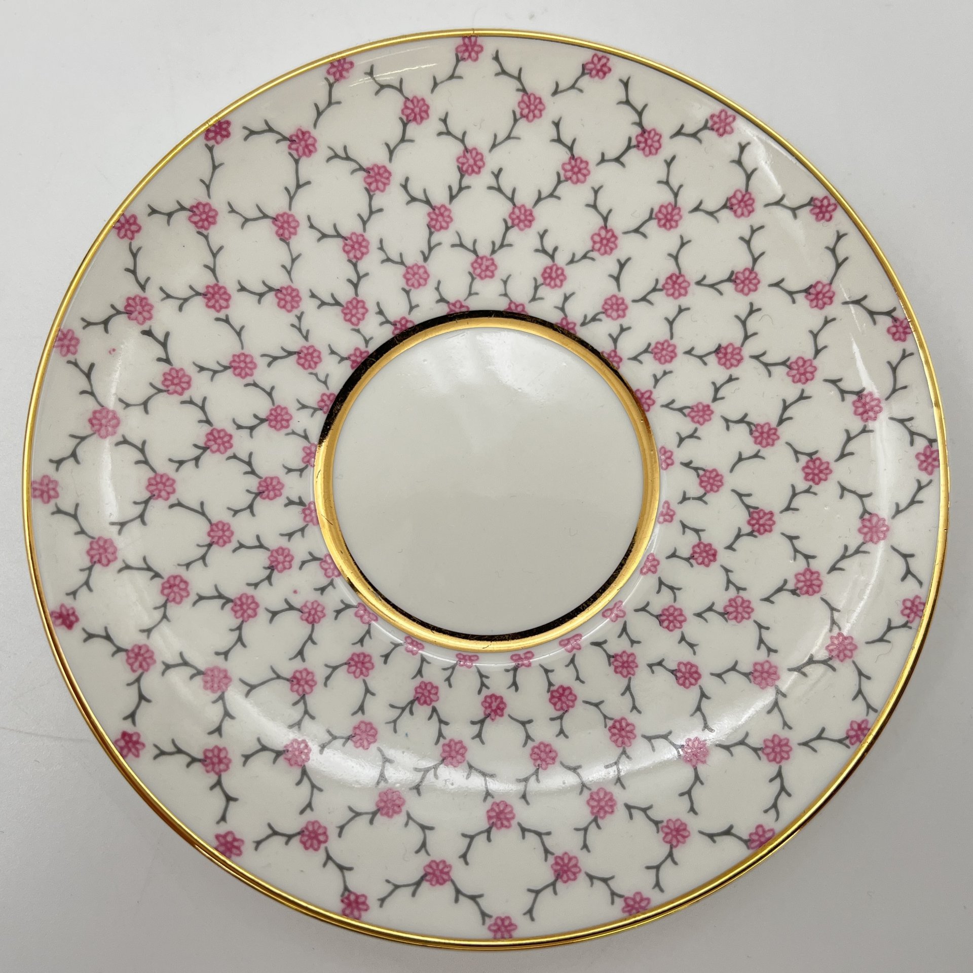 Кофейная пара "Розовая сетка", форма "Майская", автор формы Э.М. Криммер, автор рисунка Л.С. Лобанкова