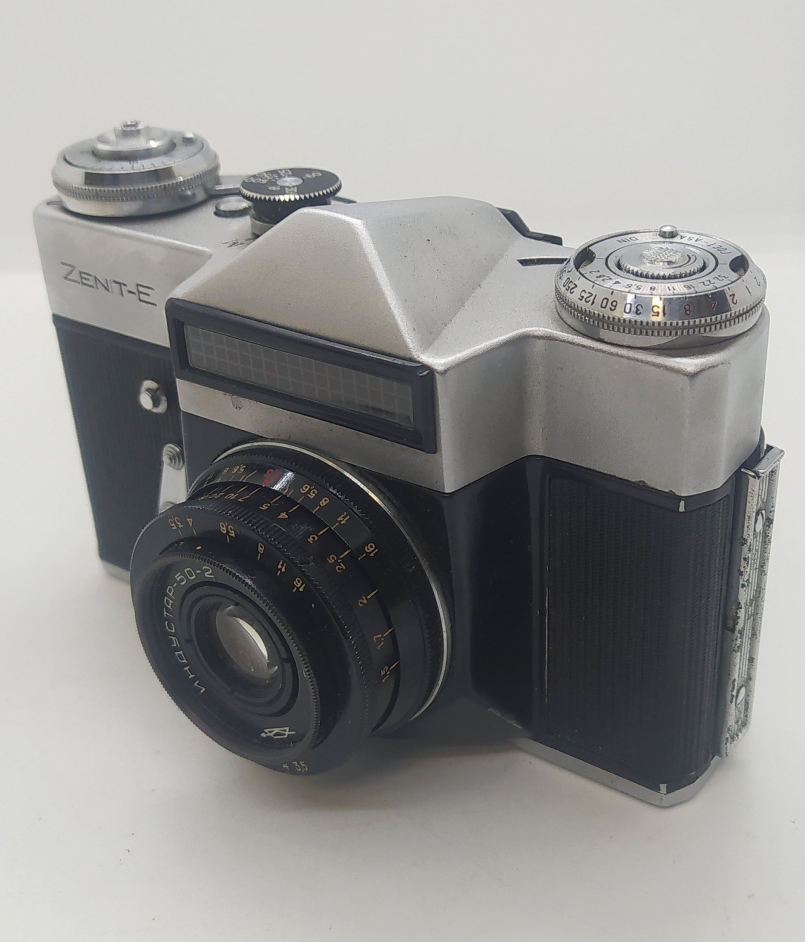 Фотоаппарат плёночный "Зенит-Е" с объективом "Индустар-50-2" в оригинальном кофре, металл, пластик, кожа, стекло, Красногорский механический завод (КМЗ)