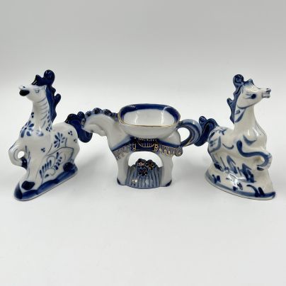 Набор "Лошадки" из 3 статуэток (в подборе), Гжель, фарфор, роспись, золочение, Россия, 1990-2000 гг.