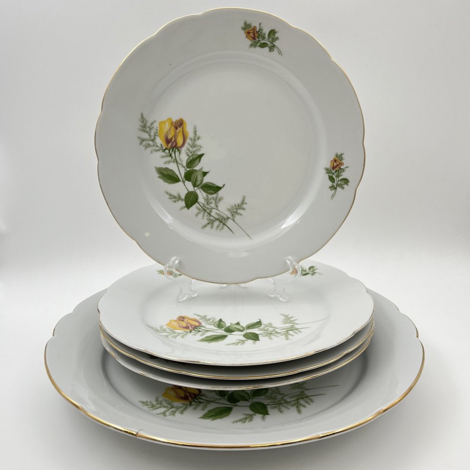 Набор обеденных тарелок с блюдом "Желтая роза" на 4 персоны, фарфор, деколь, золочение, Kahla, ГДР, 1970-1980 гг.