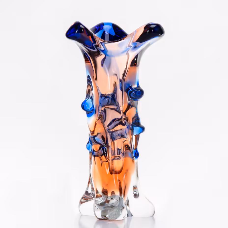 Ваза оригинальной формы сине-розового оттенка, Mstisov Glassworks (Стекольный завод в Мстишов)