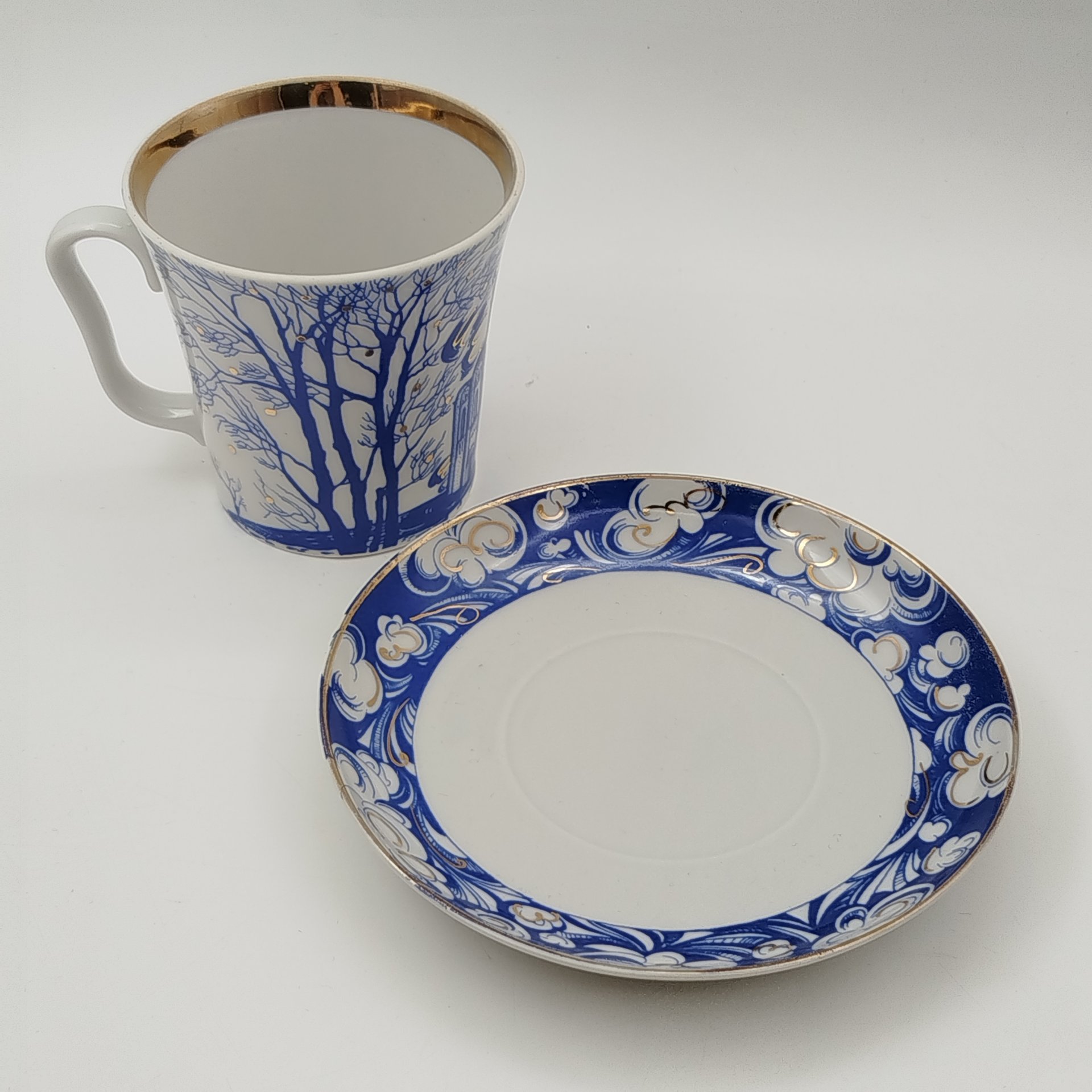 Пара кофейная "У ручья" (форма "Витая"), фарфор, деколь, Ленинградский фарфоровый завод (ЛФЗ), Россия, 1989-2001 гг.