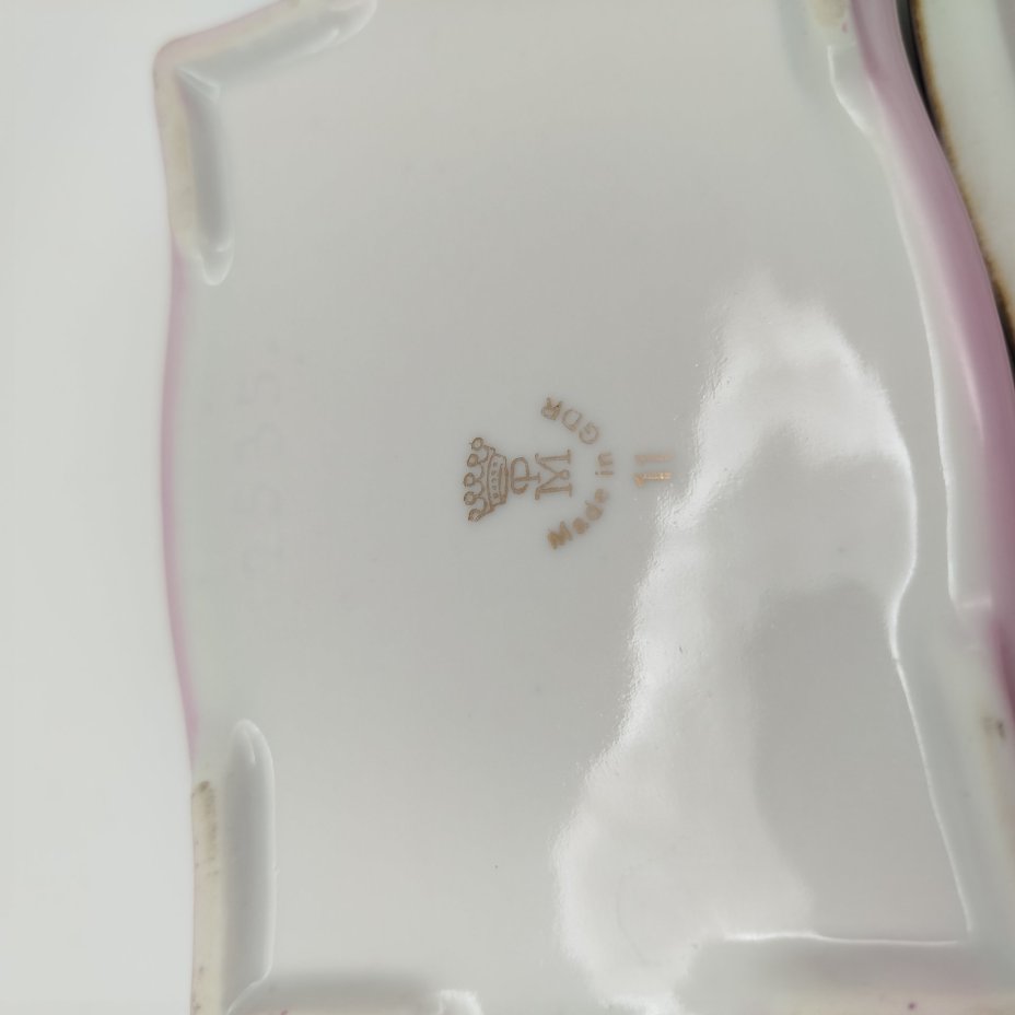 Шкатулка прямоугольной формы, с цветочным декором, фарфор, деколь, крытье, золочение, Martinroda Friedrich Eger & Co. (PM), Германия, 1970-1990 гг.