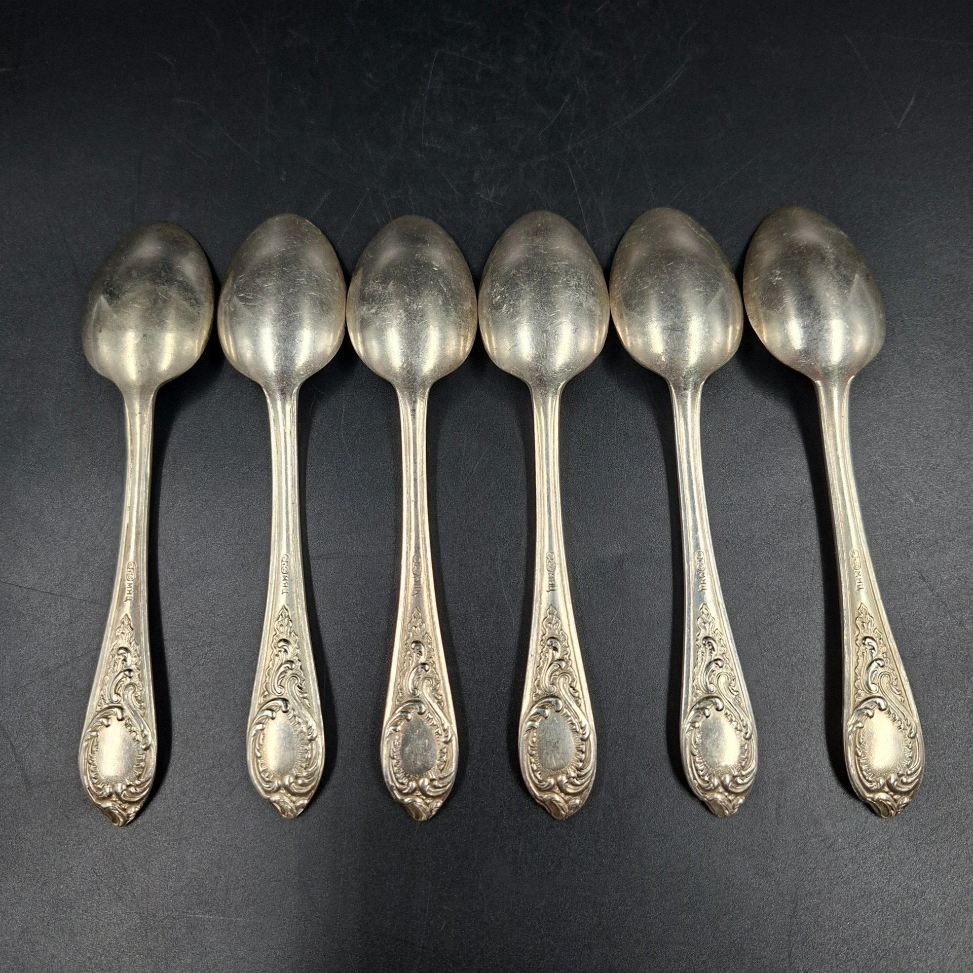 Набор из шести чайных ложек с растительным декором, мНЦ (медь-никель-цинк), Вольнянский завод столовых приборов им. Шевченко (ЗiШ, ЗиШ), СССР, 1960-1990 гг.