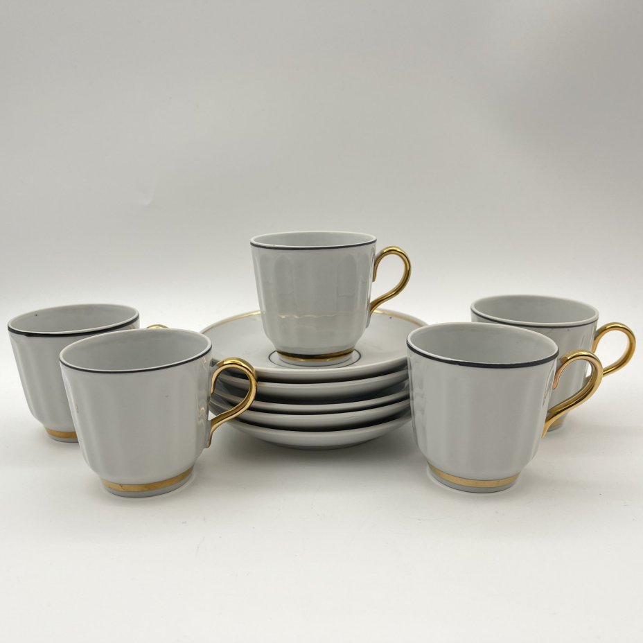 Набор из 5-ти кофейный пар, украшенных лаконичным декором, фарфор, золочение, Барановский фарфоровый завод, СССР, 1970-1990 гг.