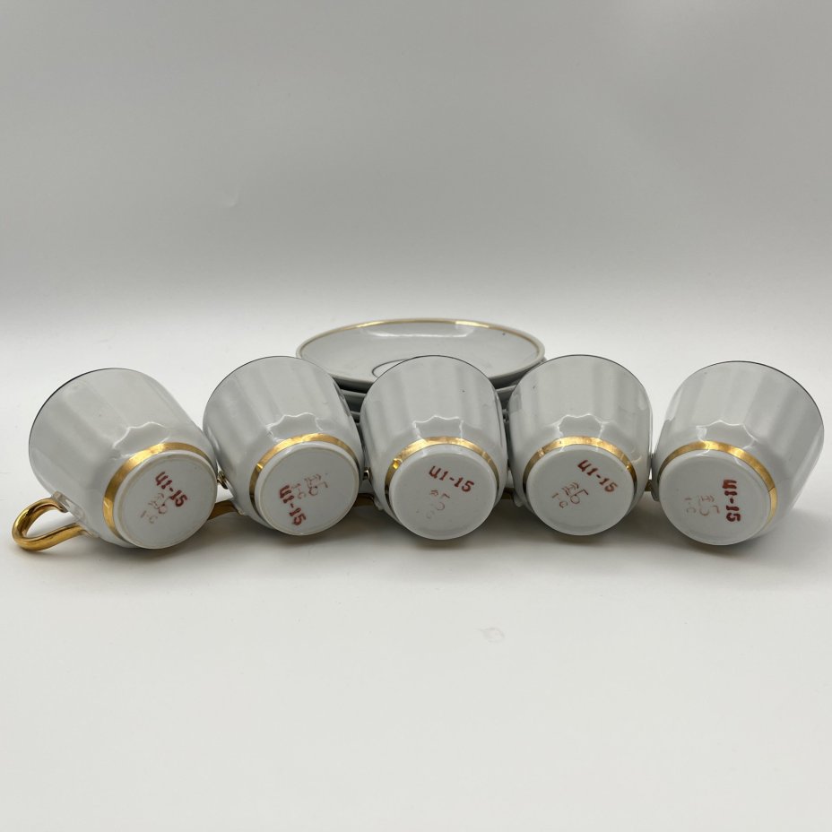 Набор из 5-ти кофейный пар, украшенных лаконичным декором, фарфор, золочение, Барановский фарфоровый завод, СССР, 1970-1990 гг.