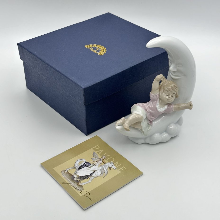 Статуэтка "Девочка на луне", Pavone