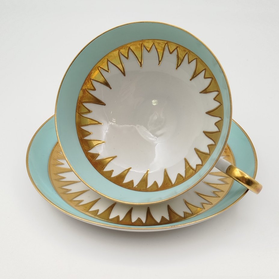 Чайная пара бирюзового цвета с золотистым декором (чашка и десертная тарелка), фарфор, крытье, золочение, Wallendorf, ГДР, 1963-1990 гг.