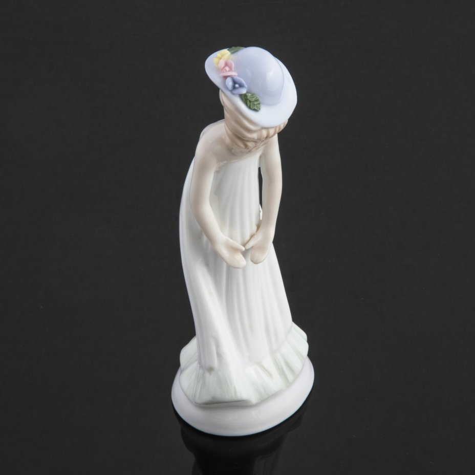 Статуэтка "Девушка в голубой шляпке", Elan Gallery