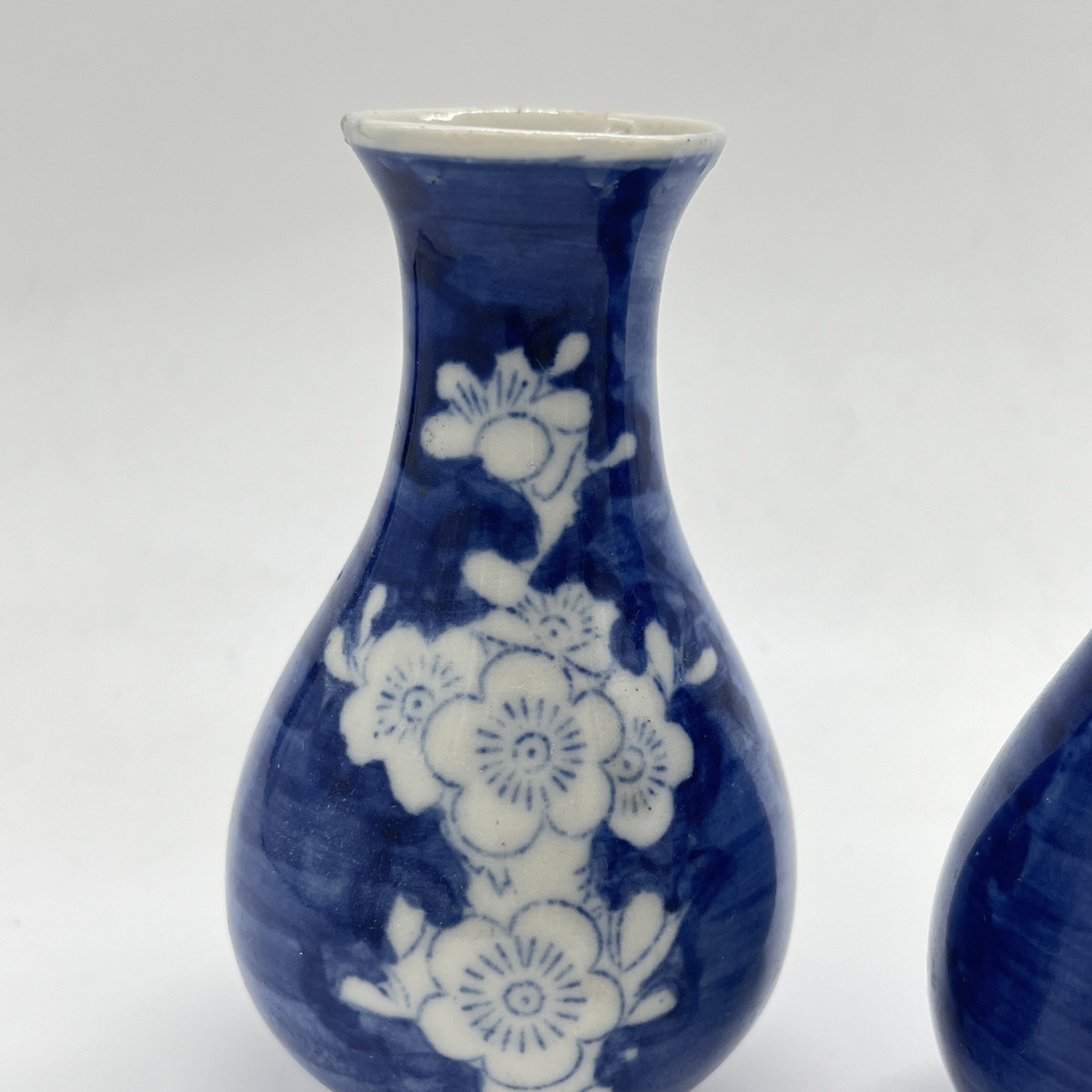 Парные вазочки с расписным цветочным декором, фарфор, роспись, Объединение «Гжель», СССР, 1970-1980 гг.