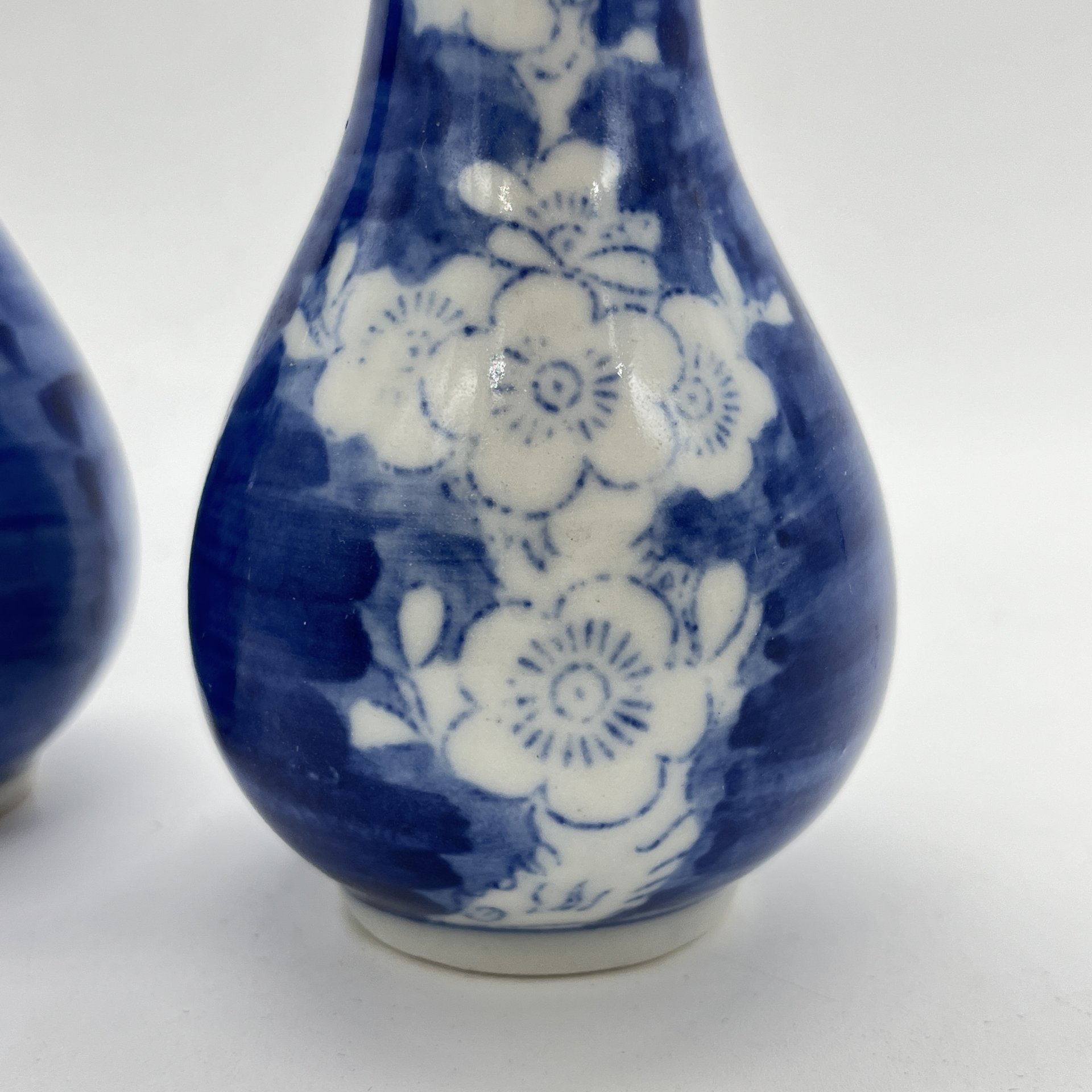 Парные вазочки с расписным цветочным декором, фарфор, роспись, Объединение «Гжель», СССР, 1970-1980 гг.