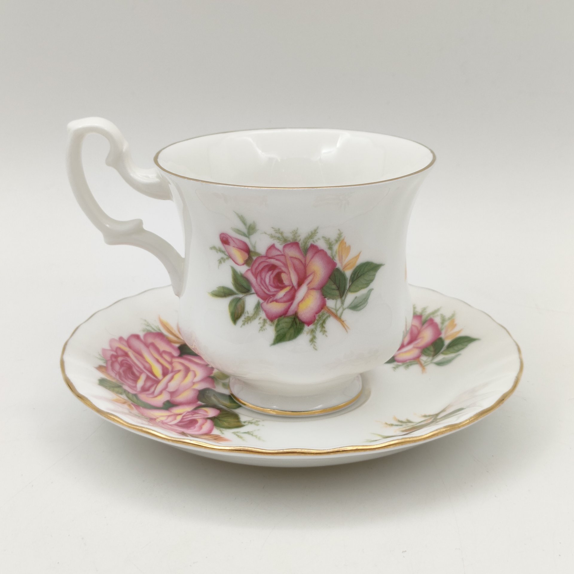 Кофейная пара с ярким цветочным декором  "Роза", Royal Albert