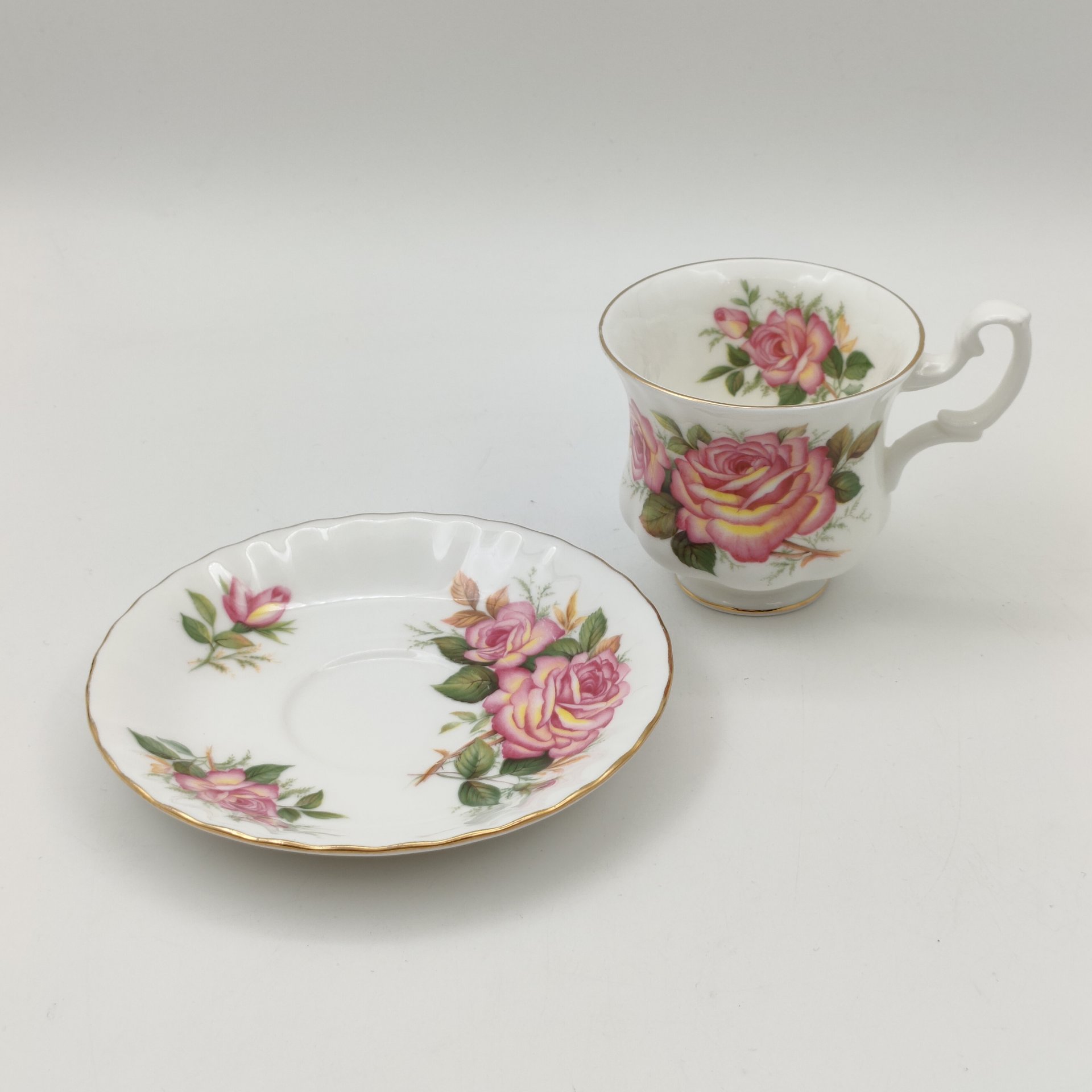 Кофейная пара с ярким цветочным декором  "Роза", Royal Albert