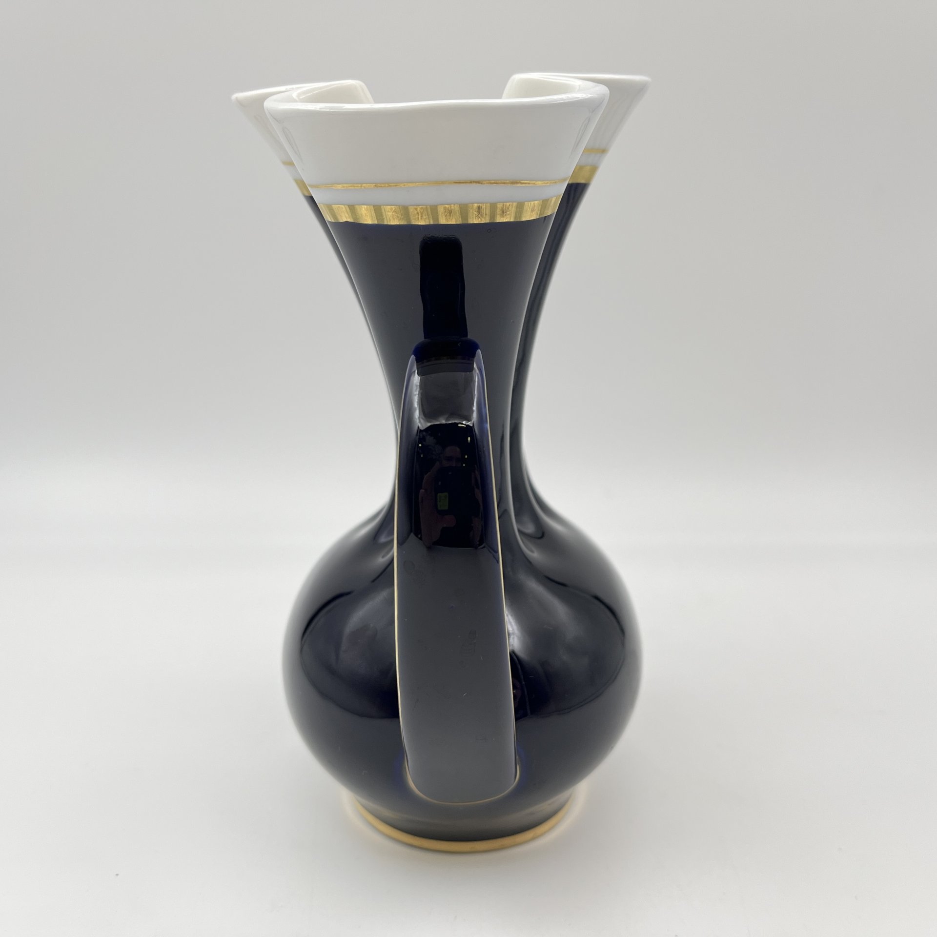 Ваза "Веерная", автор Э.М. Криммер, фарфор, крытье кобальтом, золочение, Ленинградский фарфоровый завод (ЛФЗ), СССР, 1950-1970 гг.