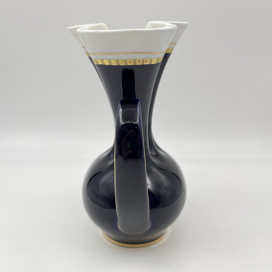 Ваза "Веерная", автор Э.М. Криммер, фарфор, крытье кобальтом, золочение, Ленинградский фарфоровый завод (ЛФЗ), СССР, 1950-1970 гг.