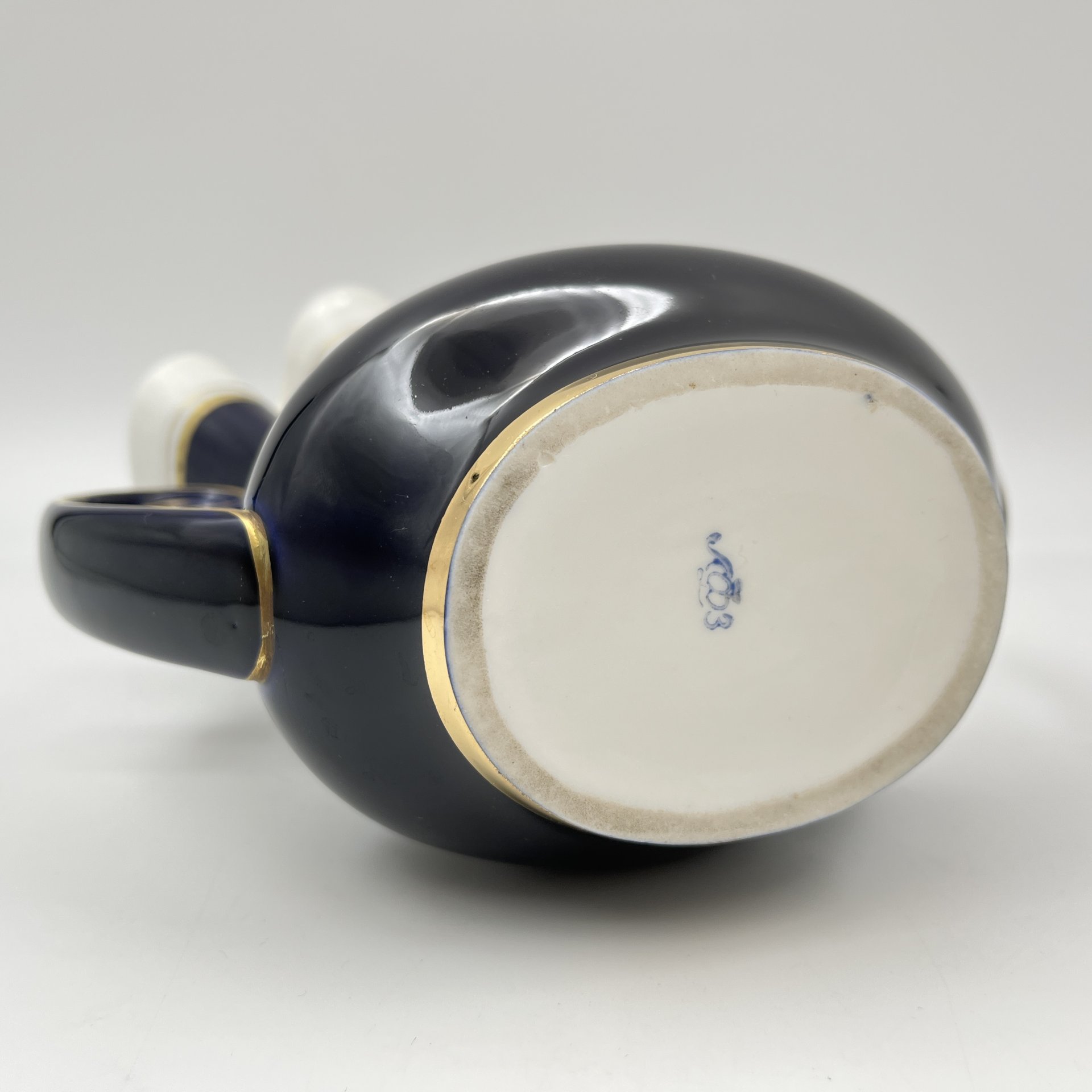 Ваза "Веерная", автор Э.М. Криммер, фарфор, крытье кобальтом, золочение, Ленинградский фарфоровый завод (ЛФЗ), СССР, 1950-1970 гг.