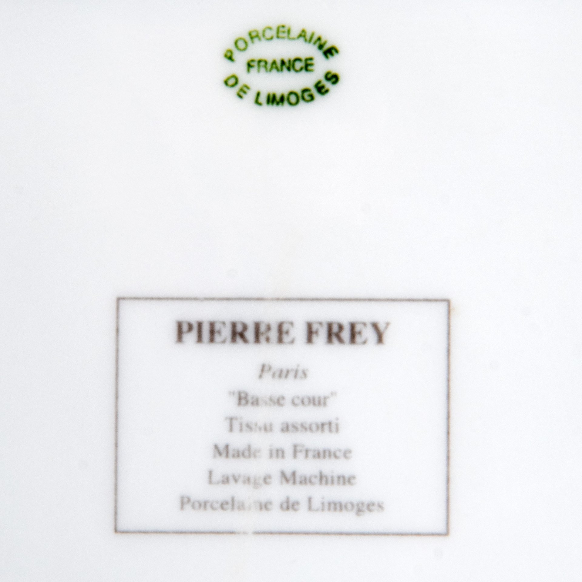 Блюдо прямоугольной формы "Basse cour" ("Птичник"),  дизайнер Pierre Patrick Frey, Limoges