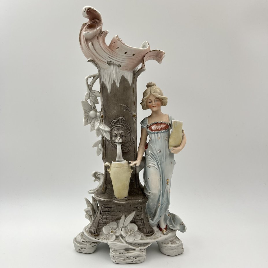 Статуэтка (ваза) "Девочка у фонтана", бисквит, роспись, золочение, Carl Schneiders Erben, Германия, 1880-1900 гг.