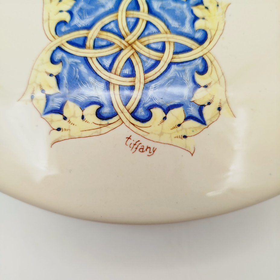 Шкатулка, украшенная орнаментальным декором, Tiffany boutique