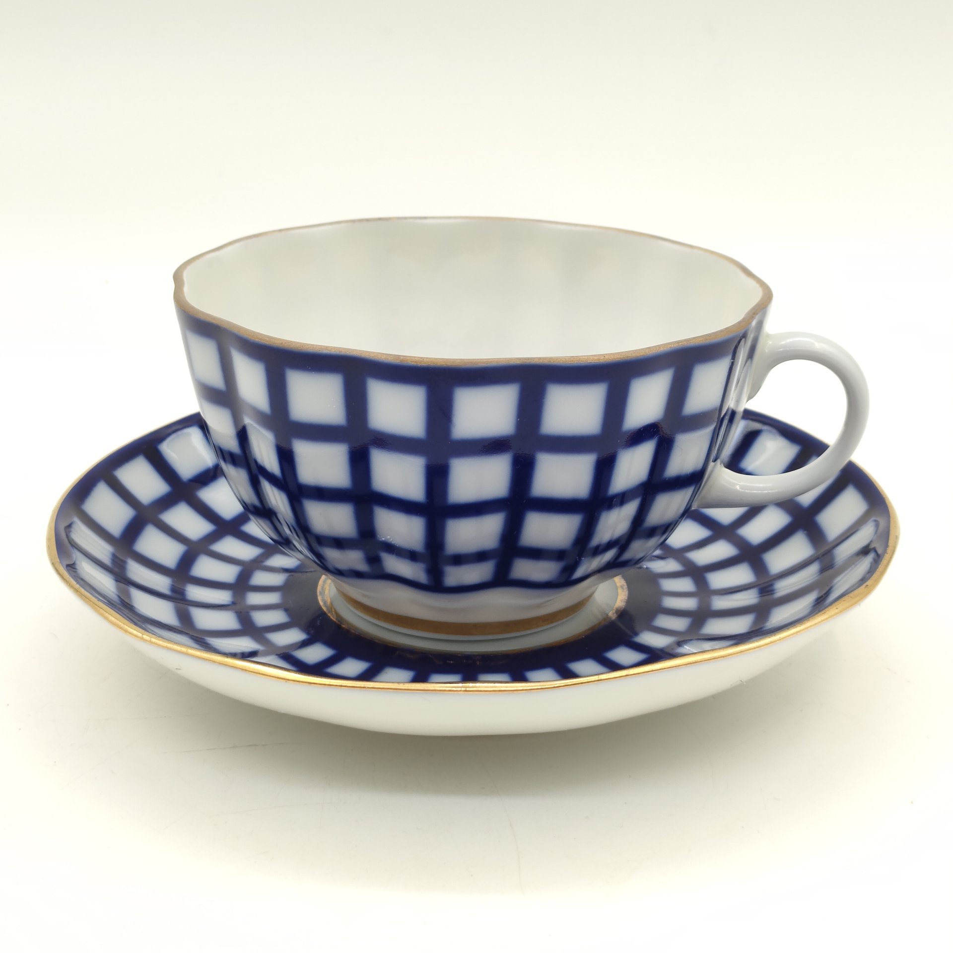 Пара чайная "Кобальтовая клетка", автор рисунка Шуляк Г.Д., автор формы "Тюльпан" Яковлева С.Е.