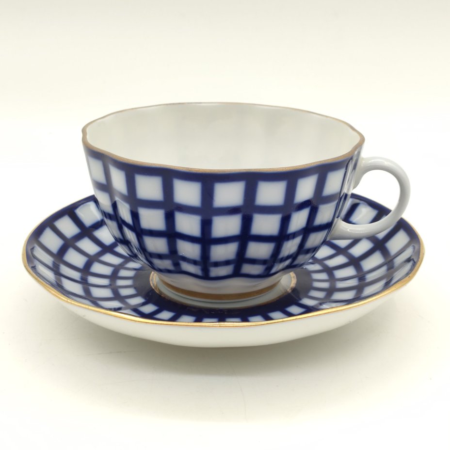 Пара чайная "Кобальтовая клетка", автор рисунка Шуляк Г.Д., автор формы "Тюльпан" Яковлева С.Е.