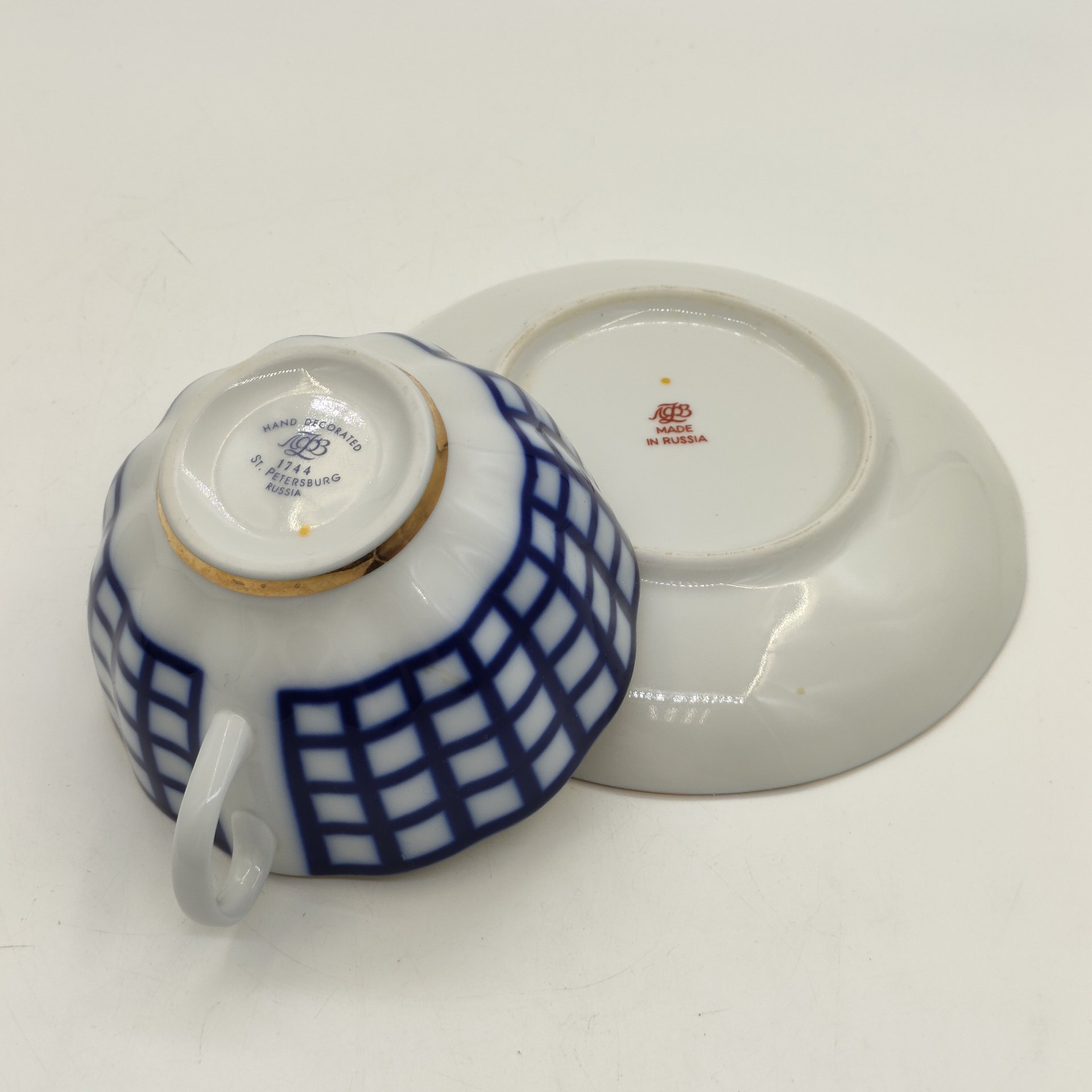 Пара чайная "Кобальтовая клетка", автор рисунка Шуляк Г.Д., автор формы "Тюльпан" Яковлева С.Е.