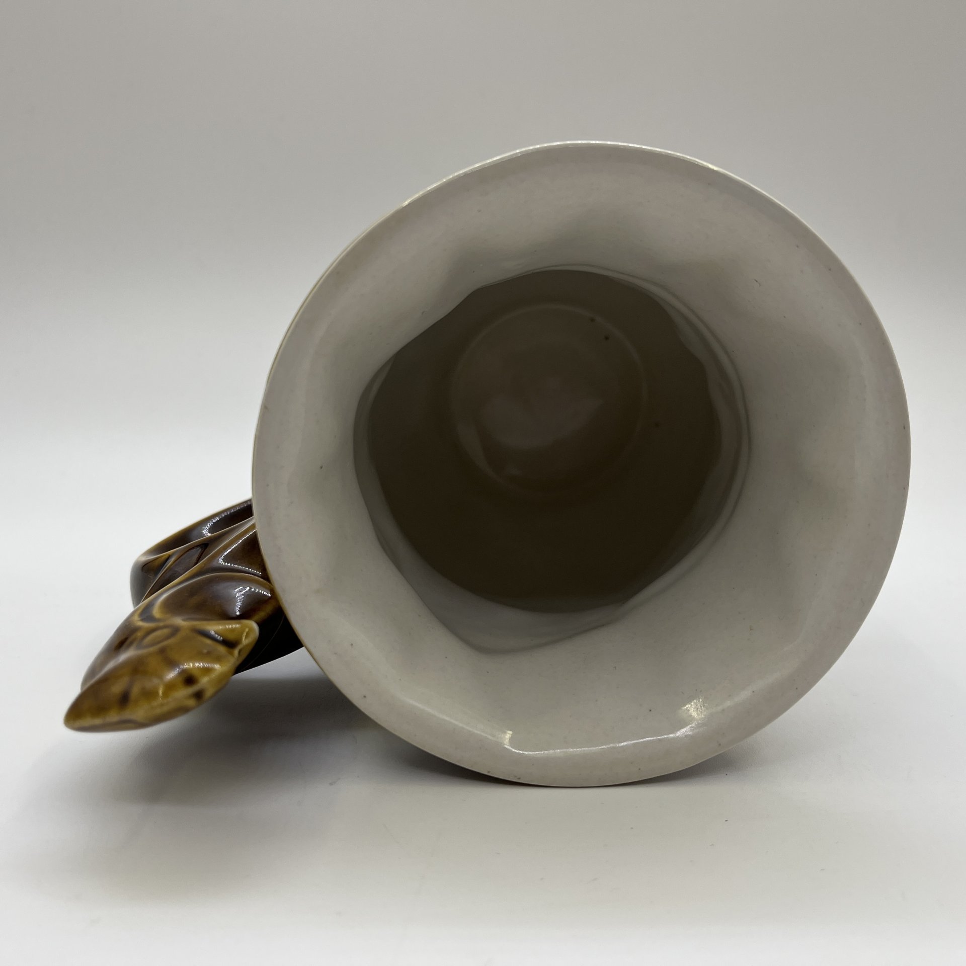 Кружка пивная с фигурной ручкой "Царь Дадон", керамика, цветные поливы, Московский завод «Изолятор», СССР, 1970-1980 гг.