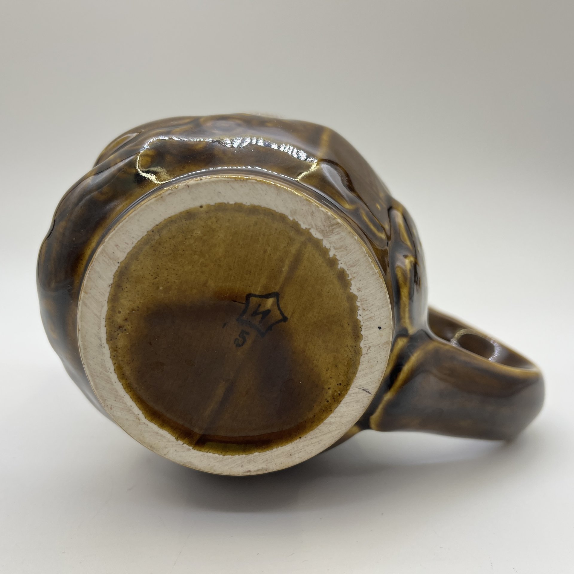 Кружка пивная с фигурной ручкой "Царь Дадон", керамика, цветные поливы, Московский завод «Изолятор», СССР, 1970-1980 гг.