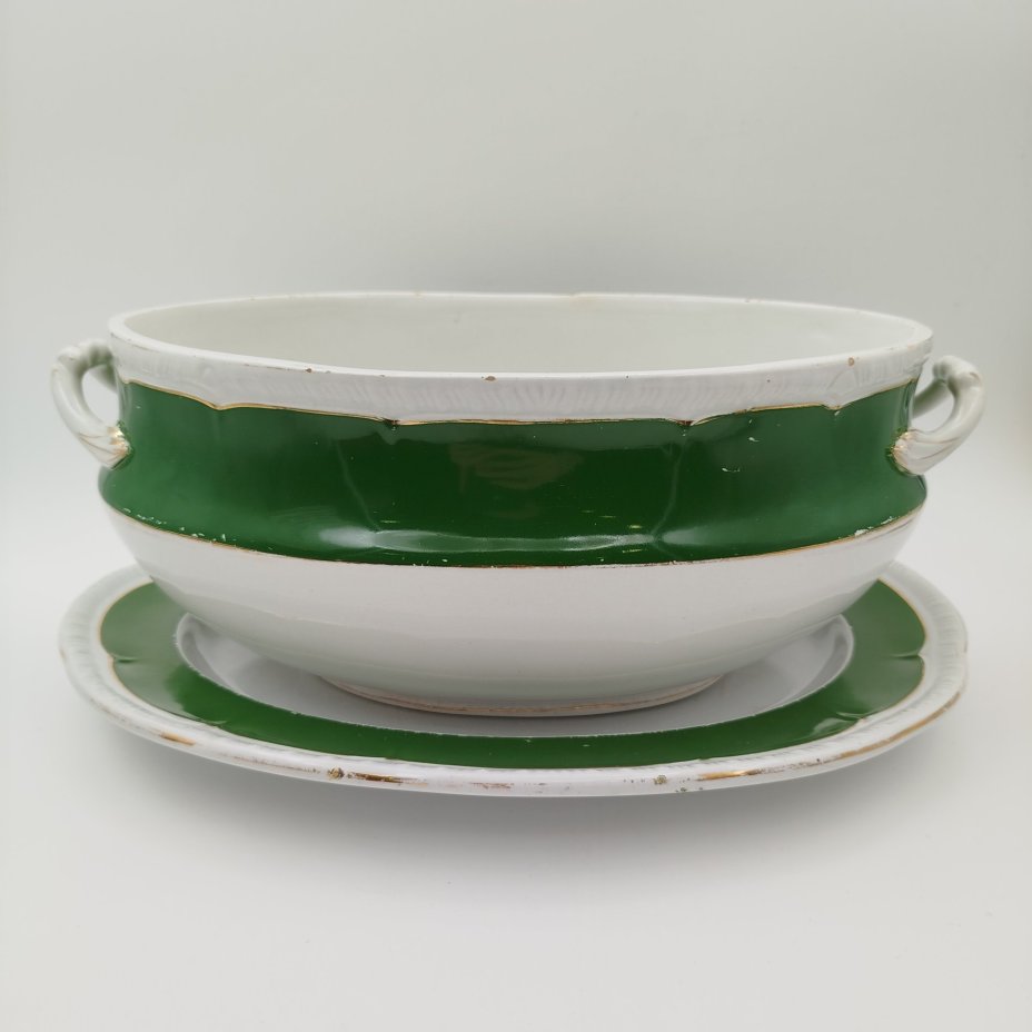 Набор из блюда, террины (без крышки) с зеленым кантом, фаянс, крытье, золочение, Товарищество М.С. Кузнецова, Российская империя, 1890-1917 гг.