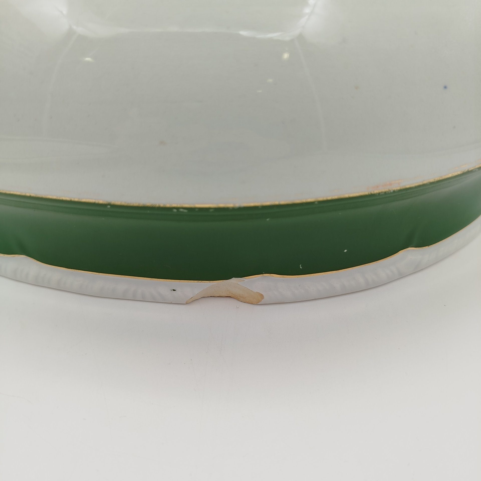 Набор из блюда, террины (без крышки) с зеленым кантом, фаянс, крытье, золочение, Товарищество М.С. Кузнецова, Российская империя, 1890-1917 гг.