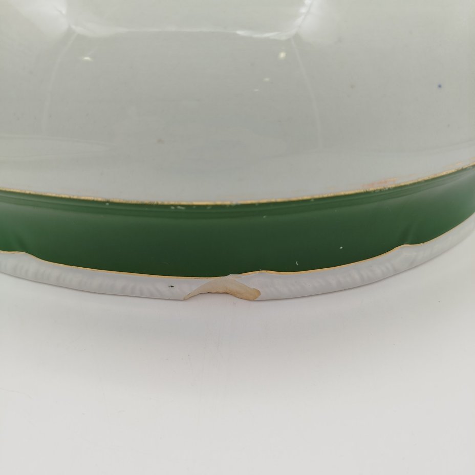 Набор из блюда, террины (без крышки) с зеленым кантом, фаянс, крытье, золочение, Товарищество М.С. Кузнецова, Российская империя, 1890-1917 гг.