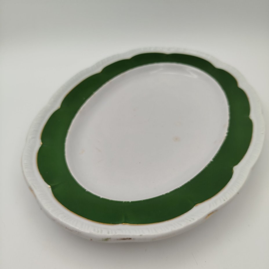 Набор из блюда, террины (без крышки) с зеленым кантом, фаянс, крытье, золочение, Товарищество М.С. Кузнецова, Российская империя, 1890-1917 гг.