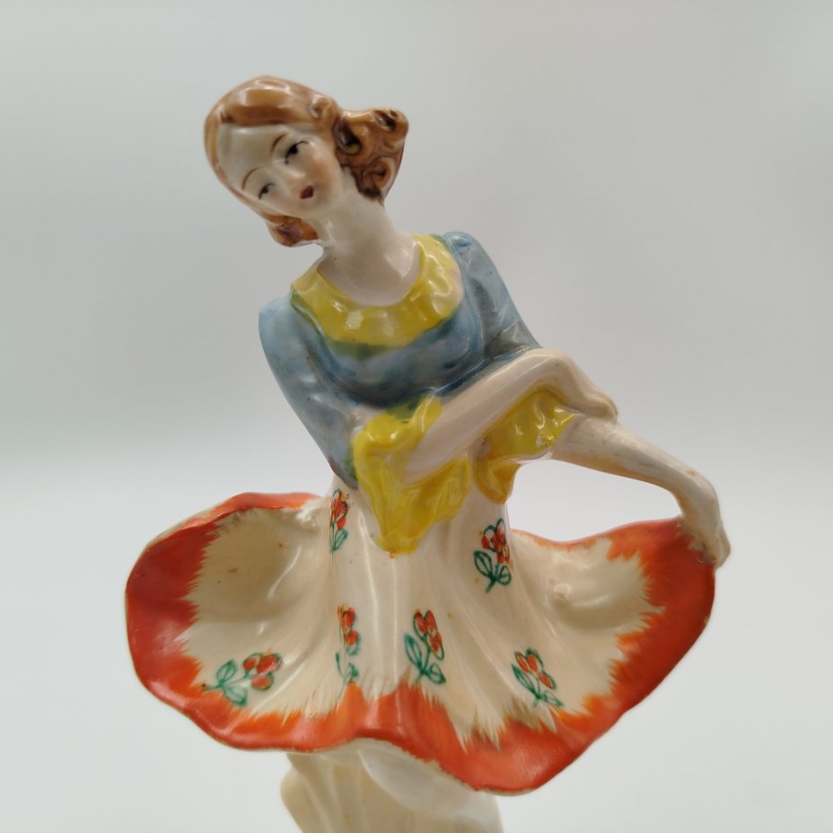 Статуэтка "Танцовщица", фаянс, роспись, Западная Европа, 1930-1960 гг.