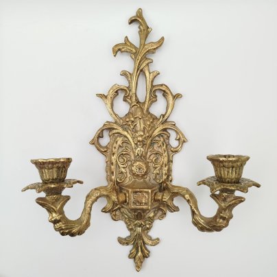 Канделябр настенный на две свечи с флоральным узором