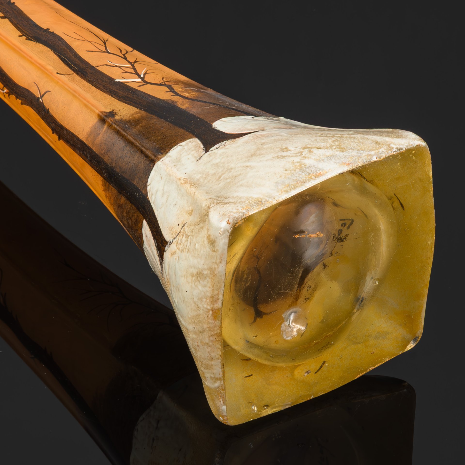 Ваза, украшенная изображением зимнего пейзажа, Legras et C. (?), стекло, роспись полихромной эмалью, Франция, 1900-1930 гг.