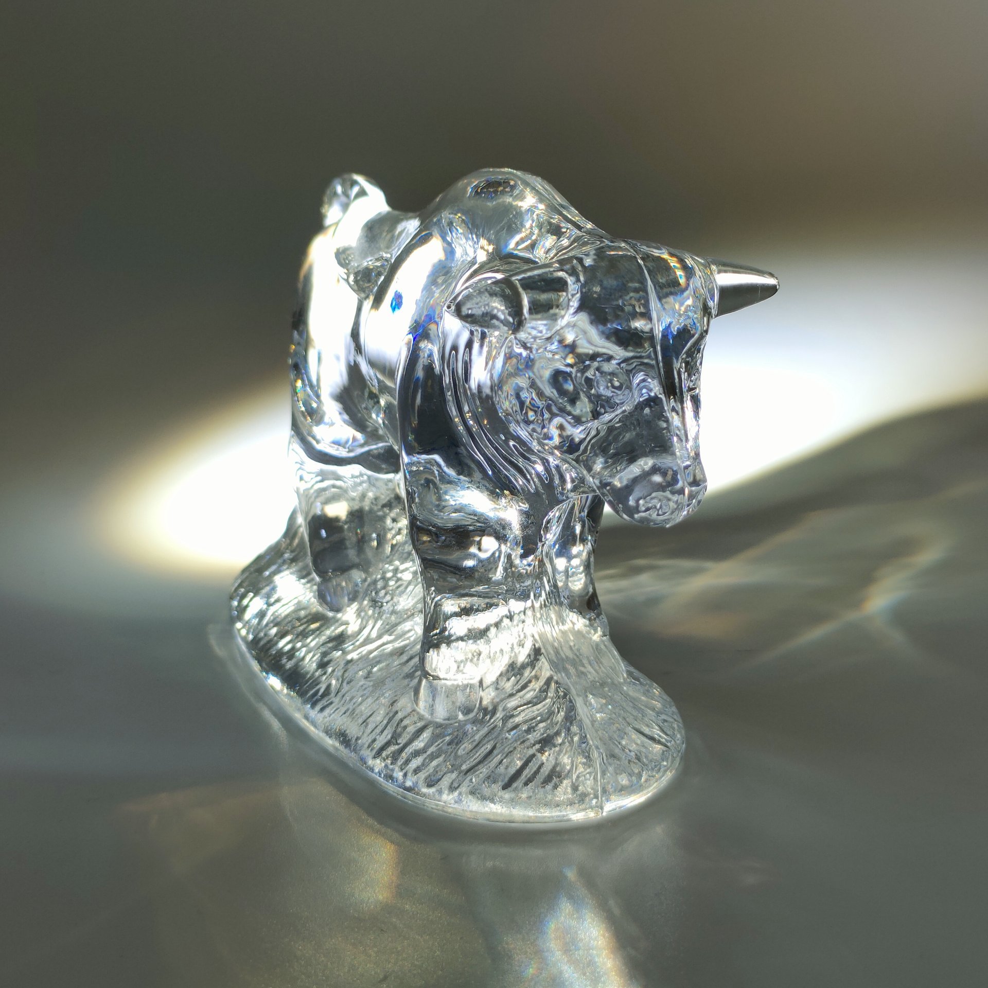 Статуэтка "Бык", хрусталь, Гусевской хрустальный завод (Гусь-Хрустальный), Российская Федерация, 2000-2015 гг.