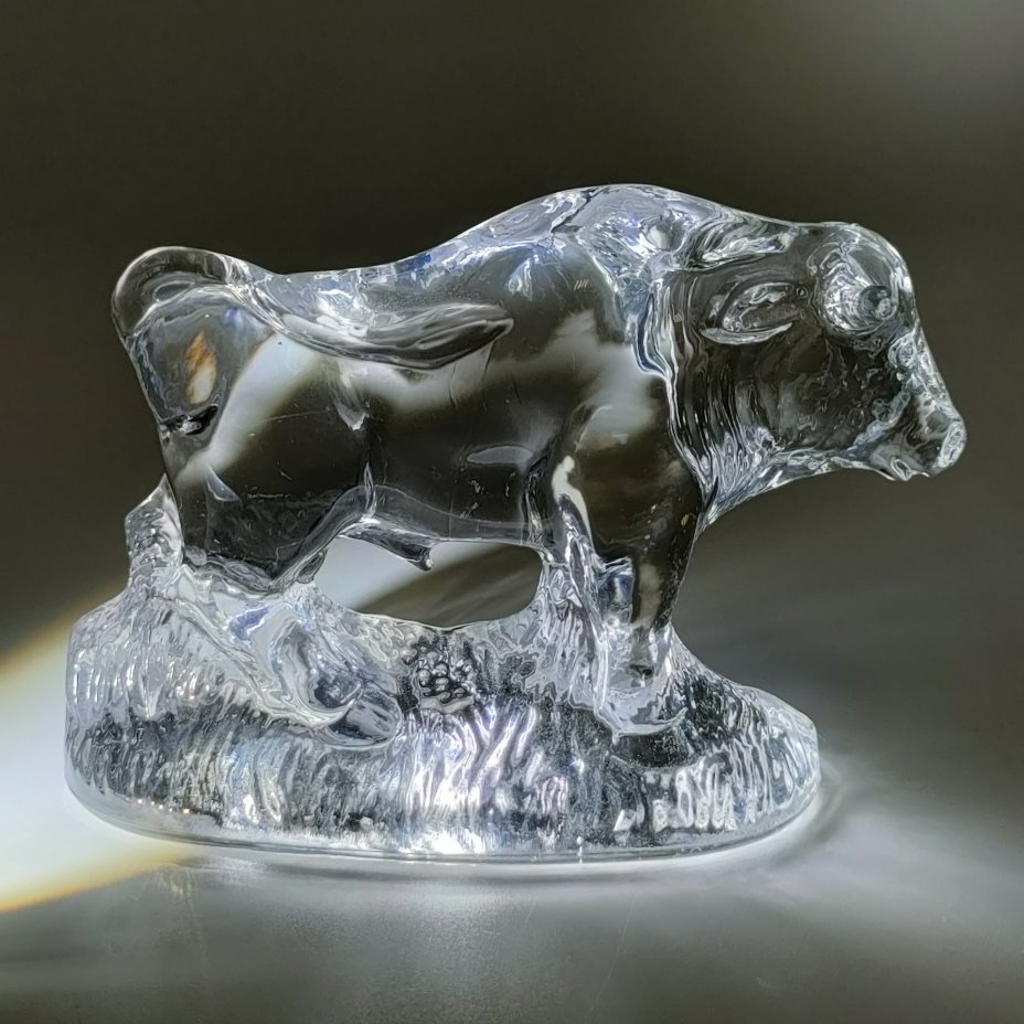 Статуэтка "Бык", хрусталь, Гусевской хрустальный завод (Гусь-Хрустальный), Российская Федерация, 2000-2015 гг.