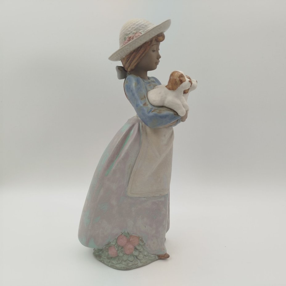 Статуэтка "Девочка с щенками", скульптор Vicente Martinez, фарфор, роспись, NAO Porcelain, Испания, 1993 г.