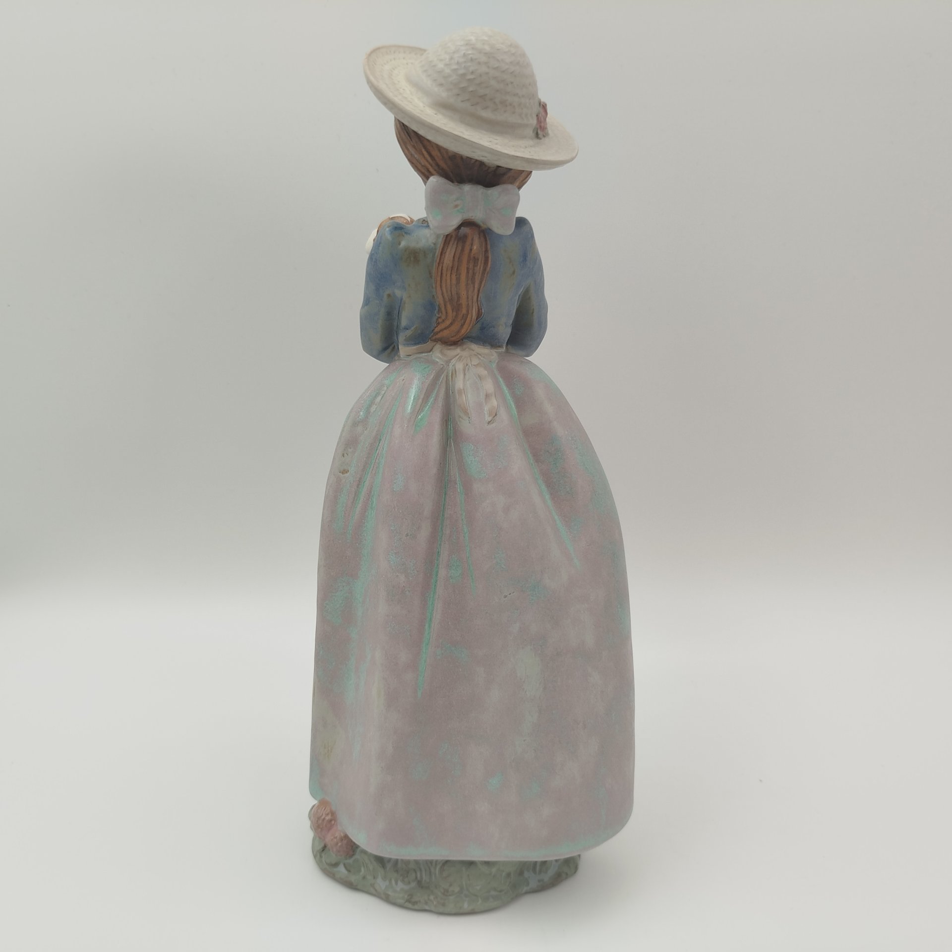 Статуэтка "Девочка с щенками", скульптор Vicente Martinez, фарфор, роспись, NAO Porcelain, Испания, 1993 г.