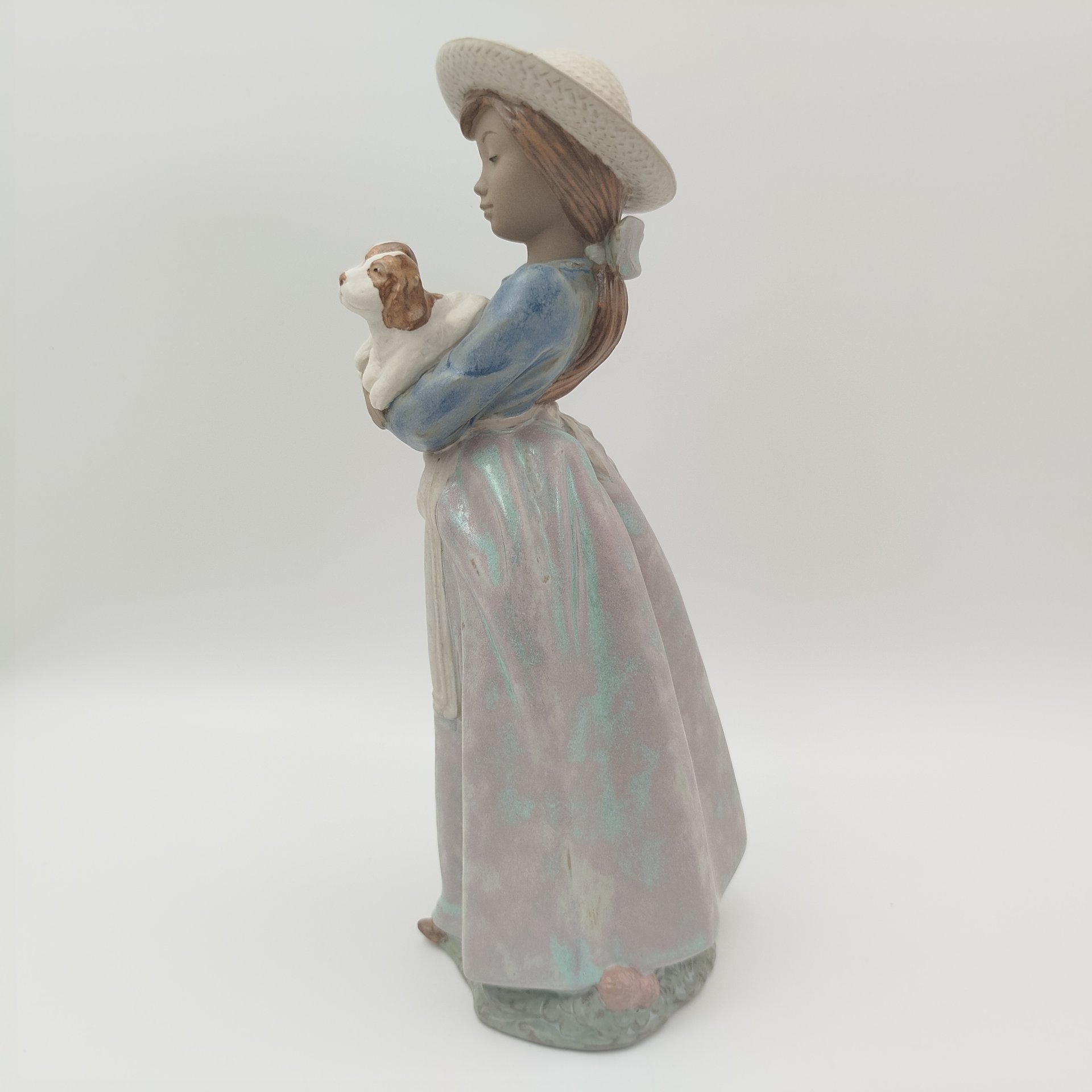 Статуэтка "Девочка с щенками", скульптор Vicente Martinez, фарфор, роспись, NAO Porcelain, Испания, 1993 г.