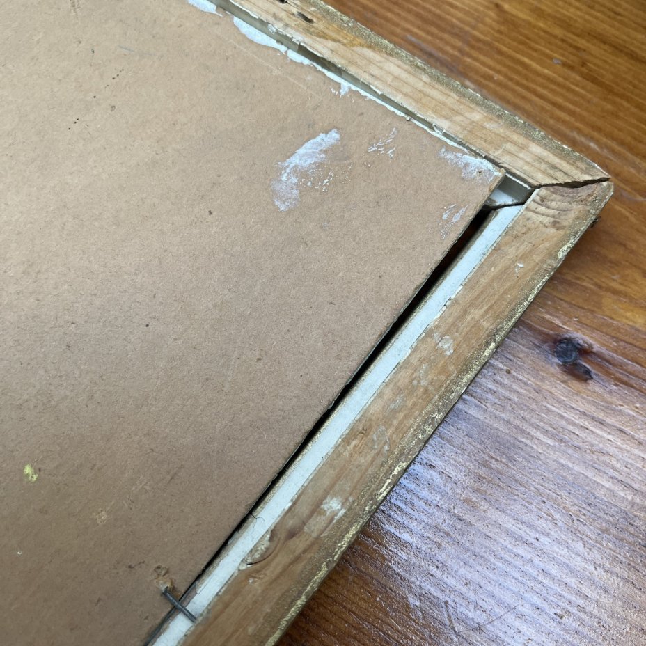 Картина "Дворик дома М. И. Калинина. Таллин" в раме, автор Гребенщиков Е. Ц., картон, масло, дерево