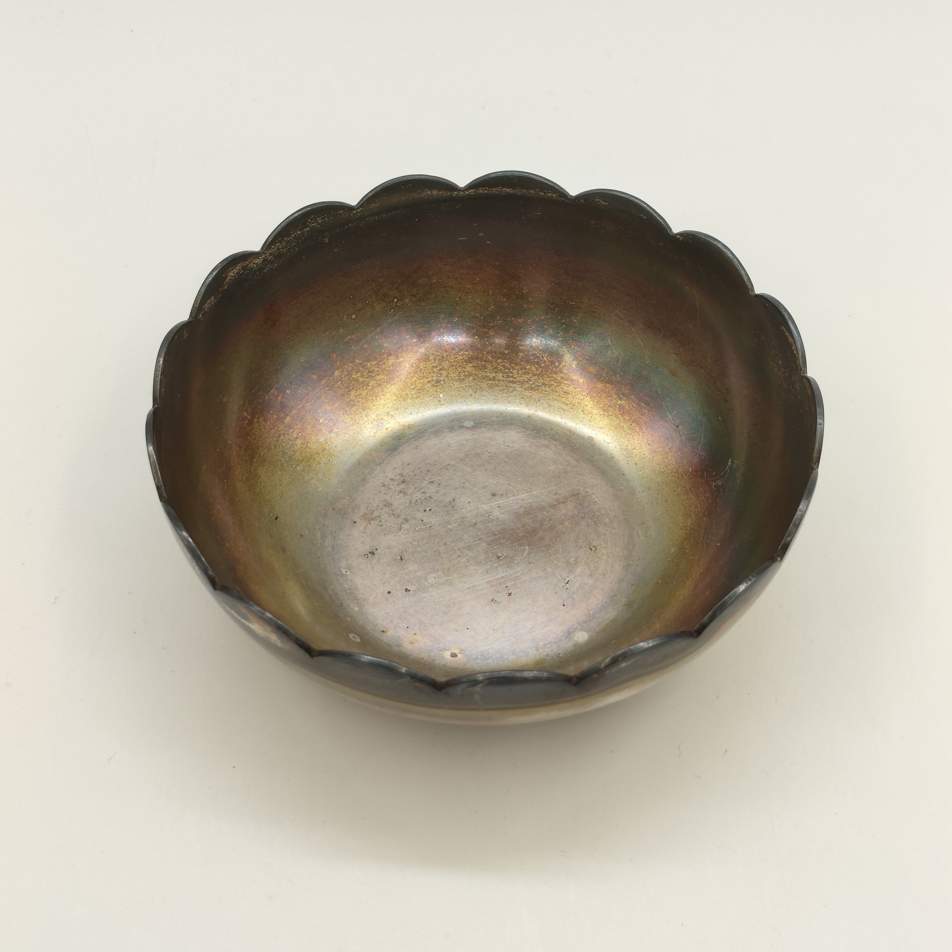 Сахарница (конфетница) с фигурным краем, мНЦ (медь-никель-цинк), Киевский завод столовых приборов и посуды им. Дзержинского (ЗiД, ЗиД), СССР, 1960-1980 гг.