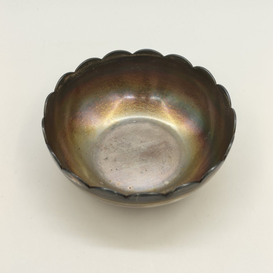 Сахарница (конфетница) с фигурным краем, мНЦ (медь-никель-цинк), Киевский завод столовых приборов и посуды им. Дзержинского (ЗiД, ЗиД), СССР, 1960-1980 гг.