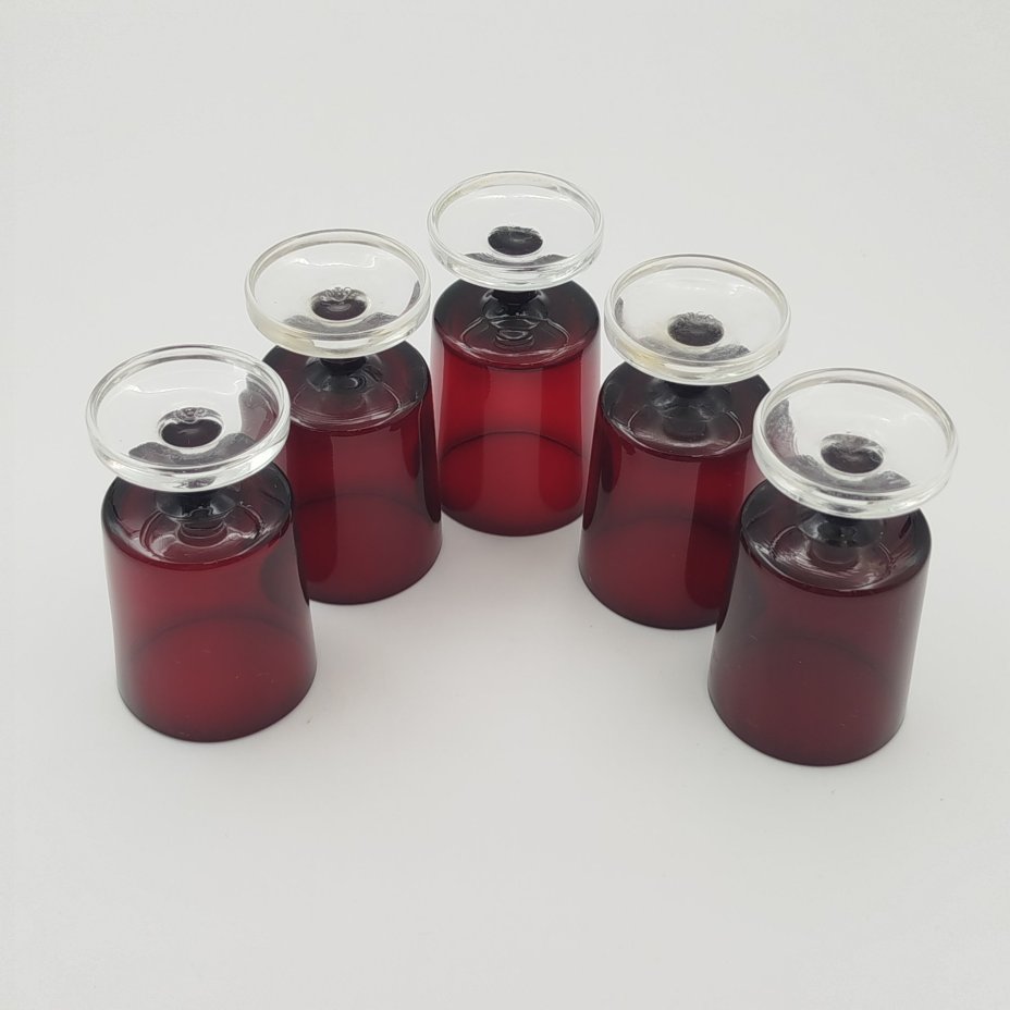 Набор рюмок алого цвета на 5 персон, стекло, Luminarc, Франция, 1970-1990 гг., Luminarc