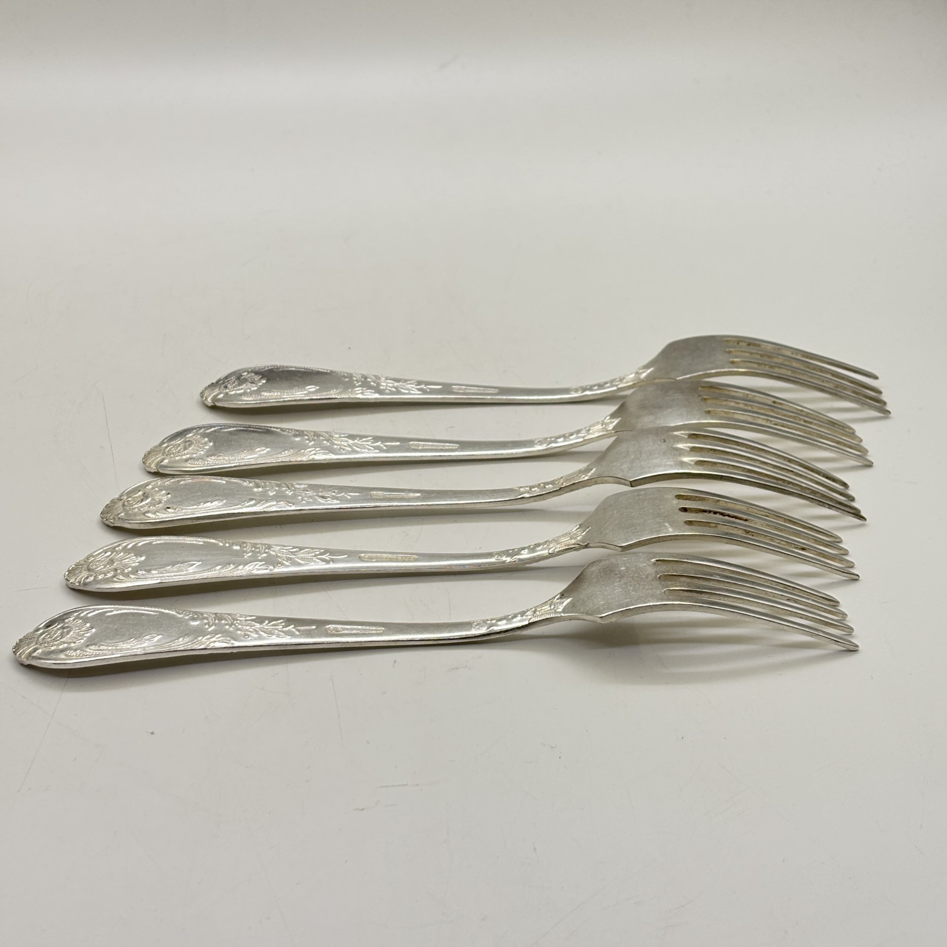 Набор столовых вилок с растительным декором на 5 персон, мНЦ (медь-никель-цинк), Вольнянский завод столовых приборов им. Шевченко (ЗiШ, ЗиШ), СССР, 1960-1990 гг.
