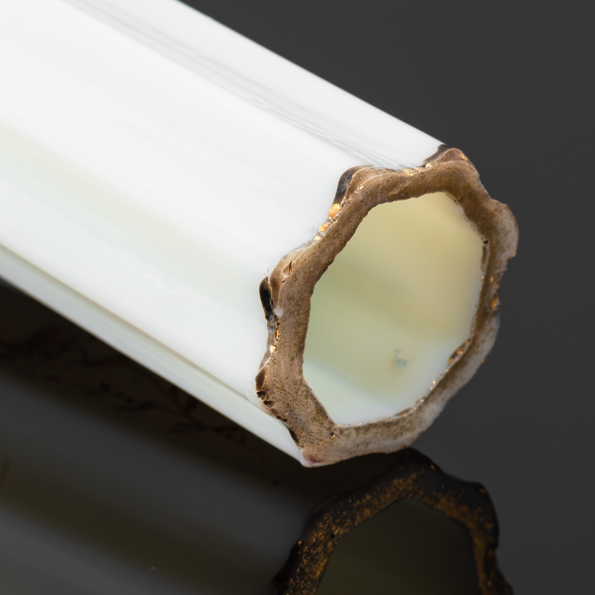 Ваза миниатюрная в викторианском стиле, стекло, гутная техника, роспись, золочение, Западная Европа, 1930-1950 гг.