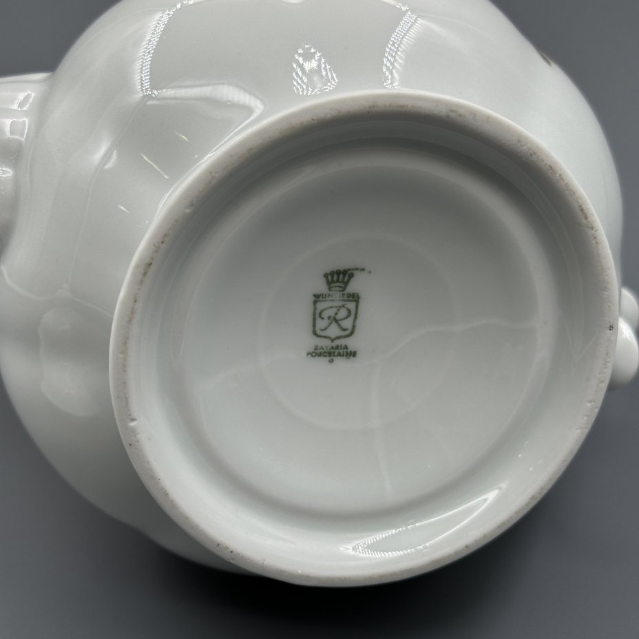 Кофейник, украшенный изображениями соцветий розы, фарфор, деколь, Retsch & Co., Wunsiedel, Германия, 1970-1986 гг., Retsch & Co.